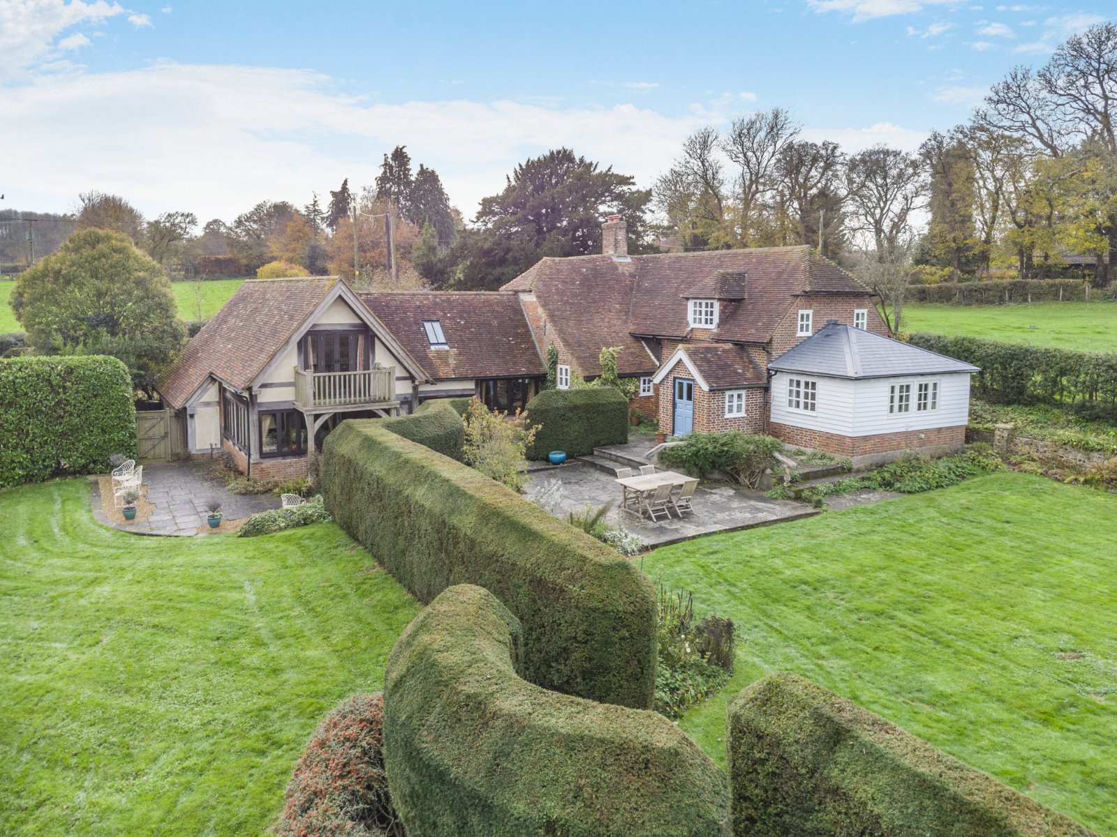 6 bedroom detached house for sale 0