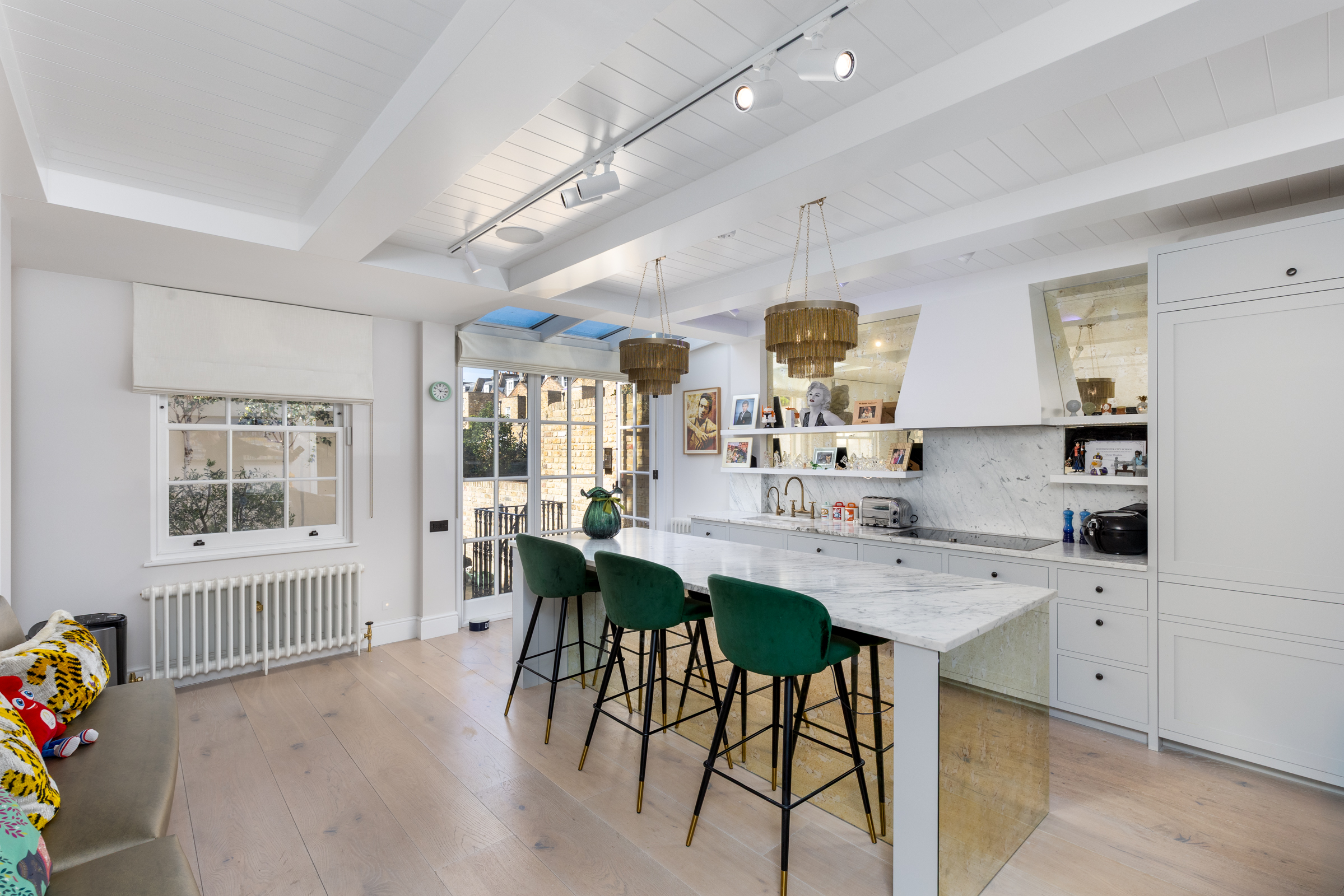 4 bedroom semi-detached house for sale 0