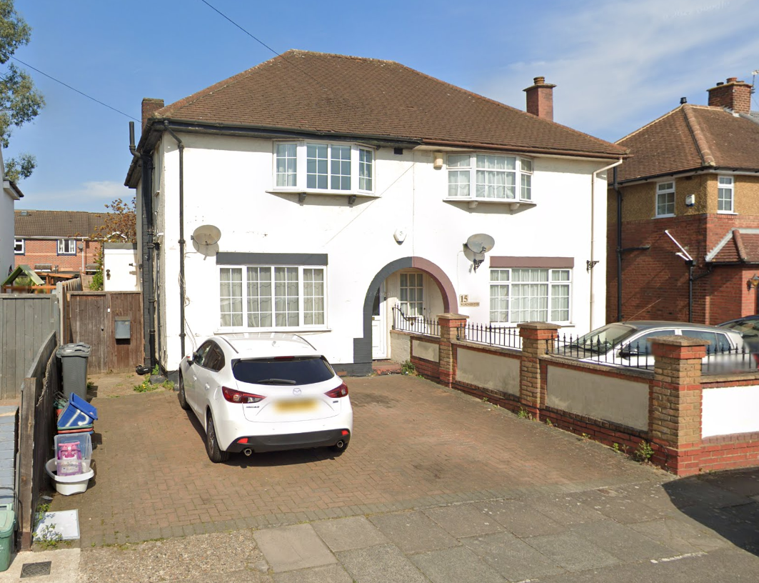 3-bed house on 13 Winchester Road, Feltham, £2,300/mo