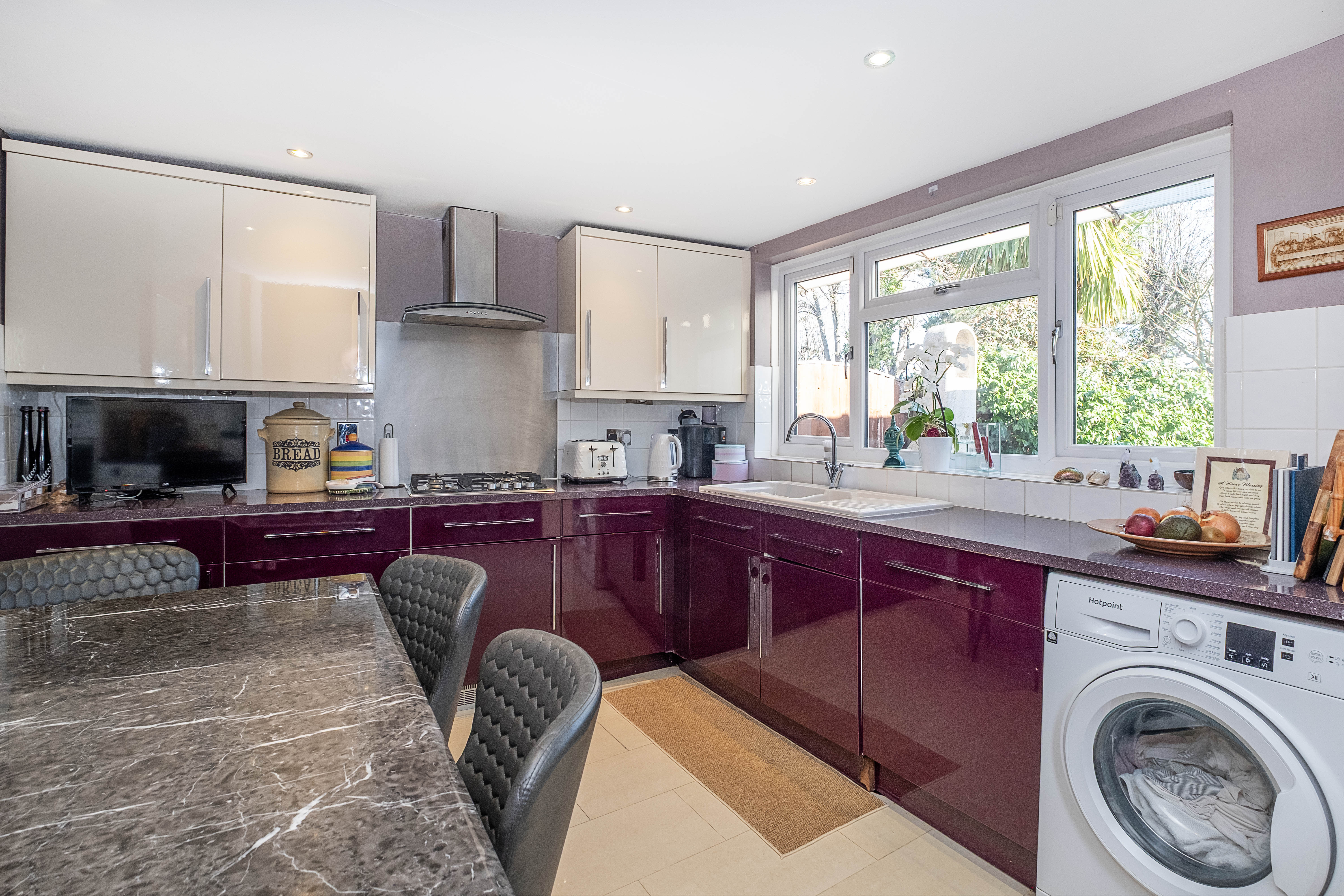 4 bedroom semi-detached house for sale 0