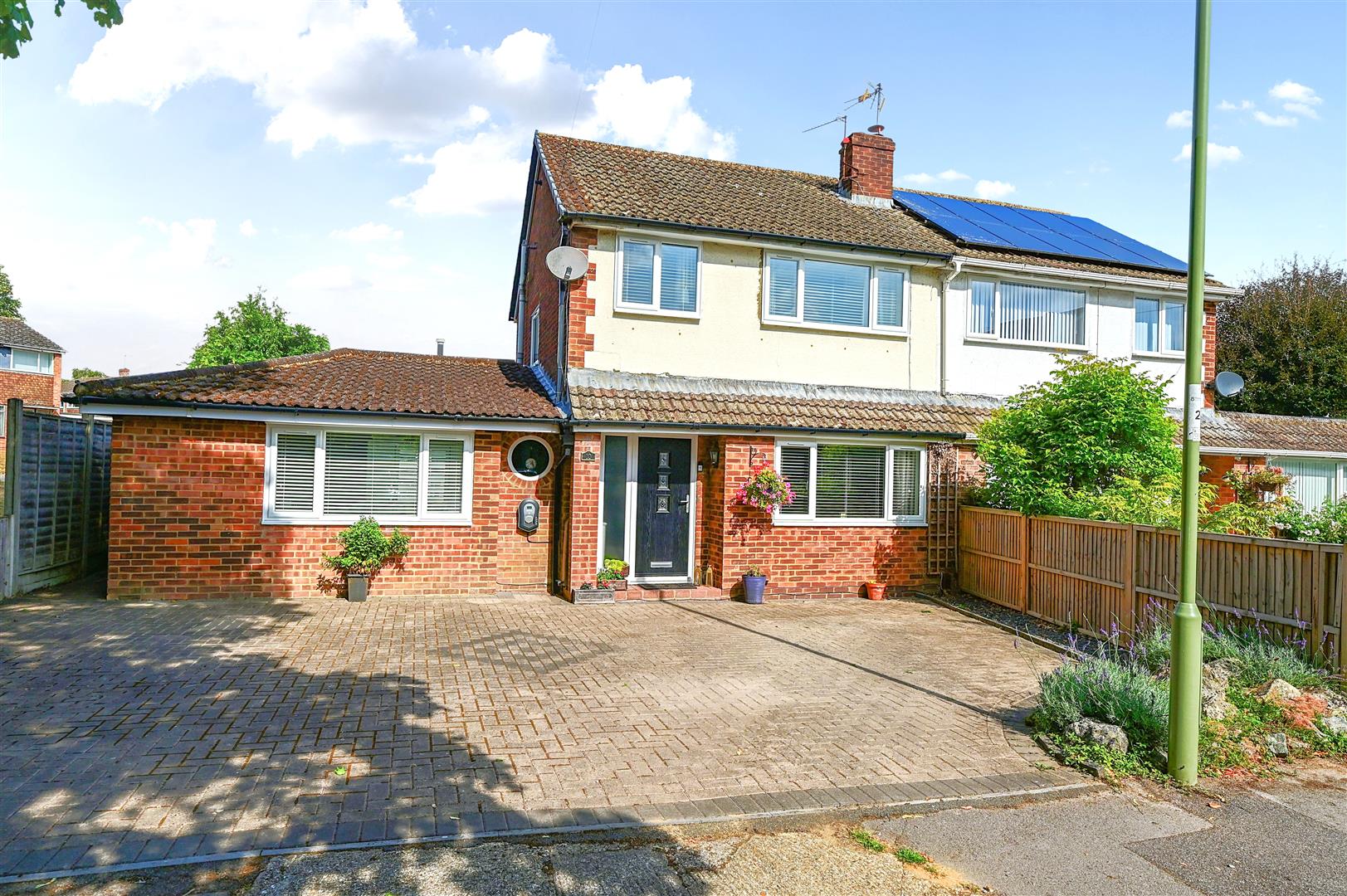 4 bed semi-detached house for sale