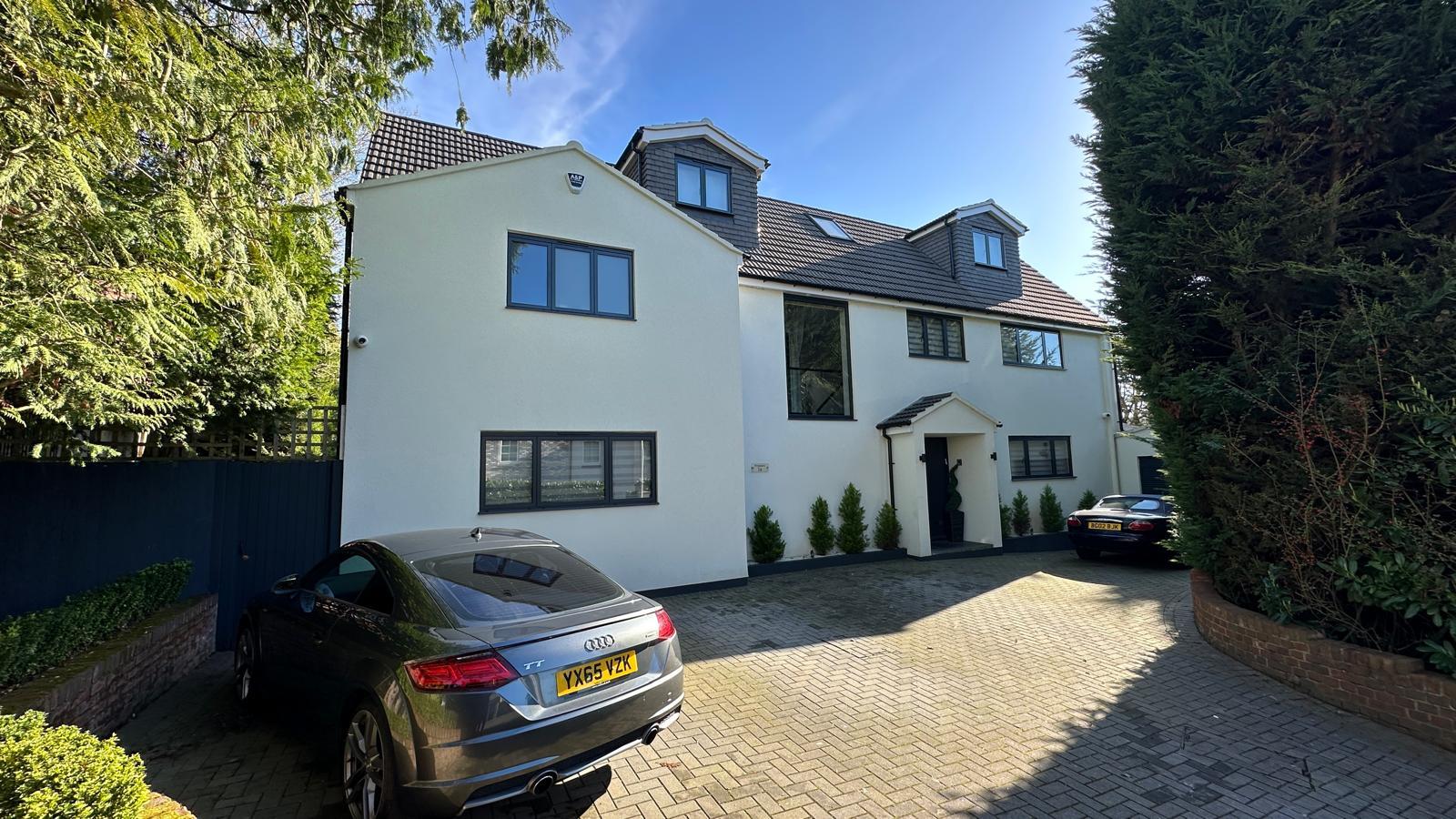 5 bedroom detached house for sale 0