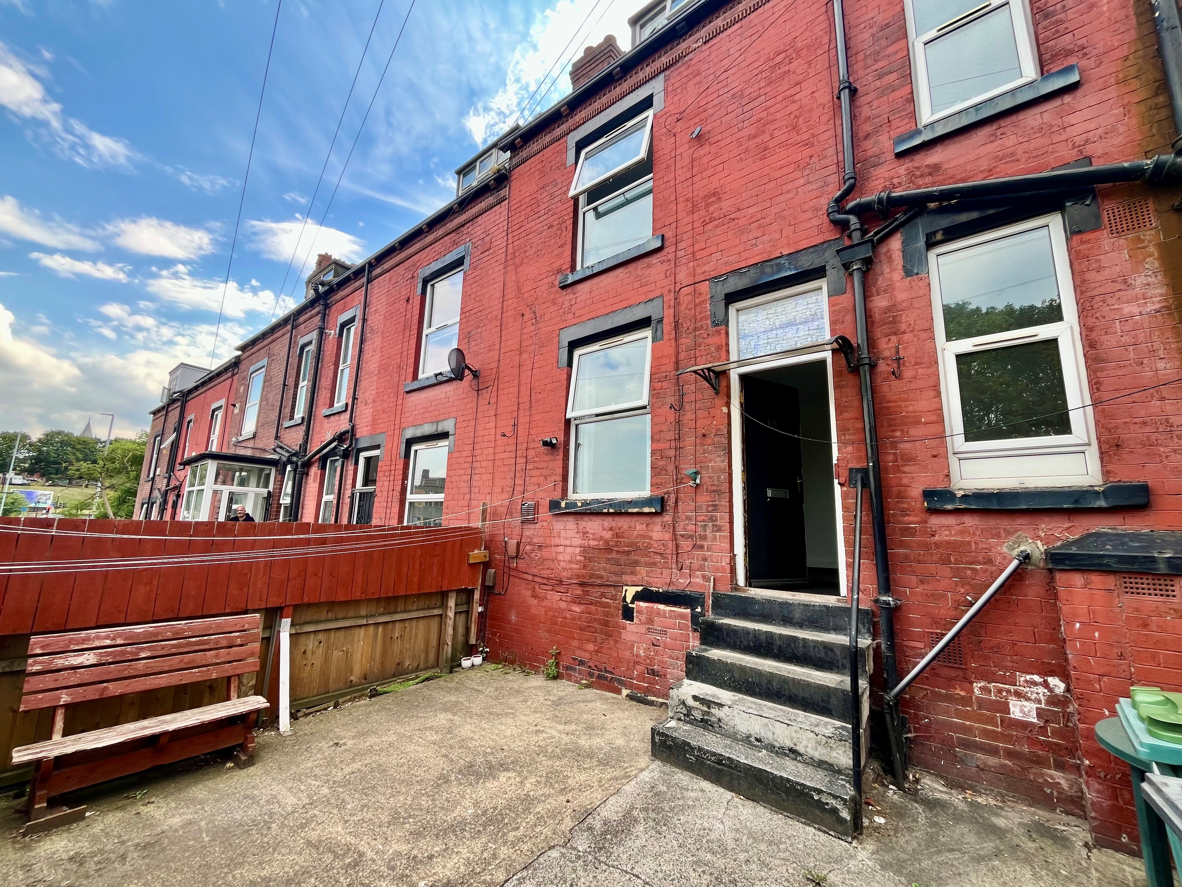31, Salisbury Road, LEEDS photo 2