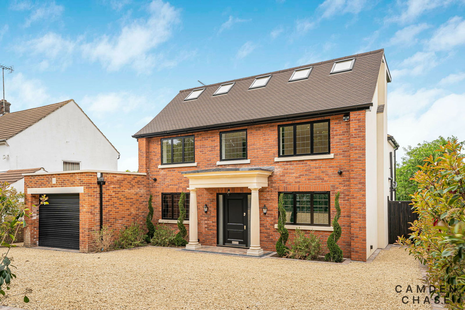 6 bedroom detached house for sale