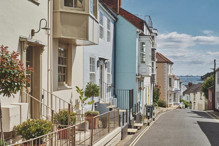 23, Cowes photo 5