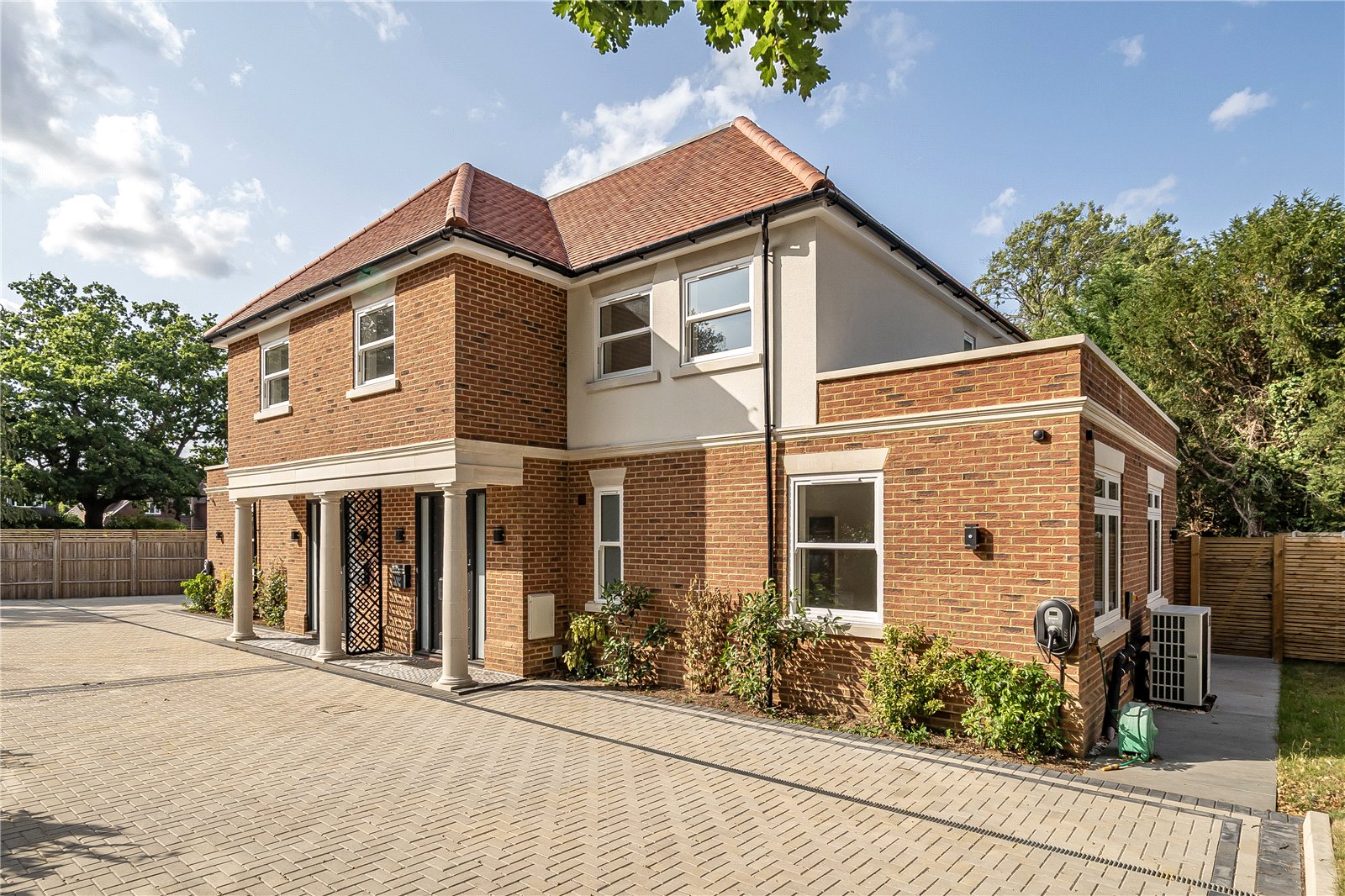 5 bedroom semi-detached new house for sale 0