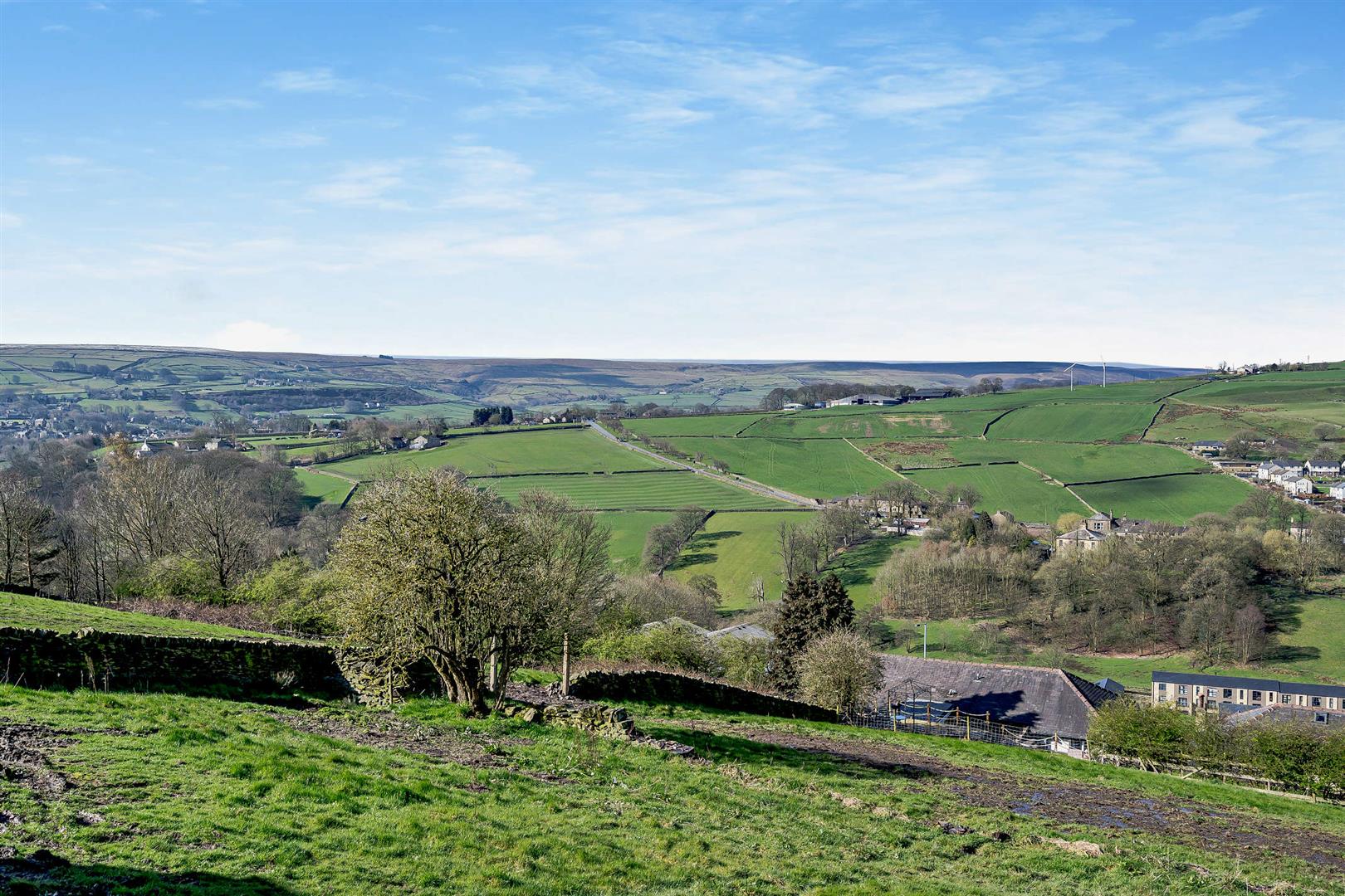 Photos of Moor End, Black Moor Road, Oxenhope, Keighley BD22 - 64400768 ...