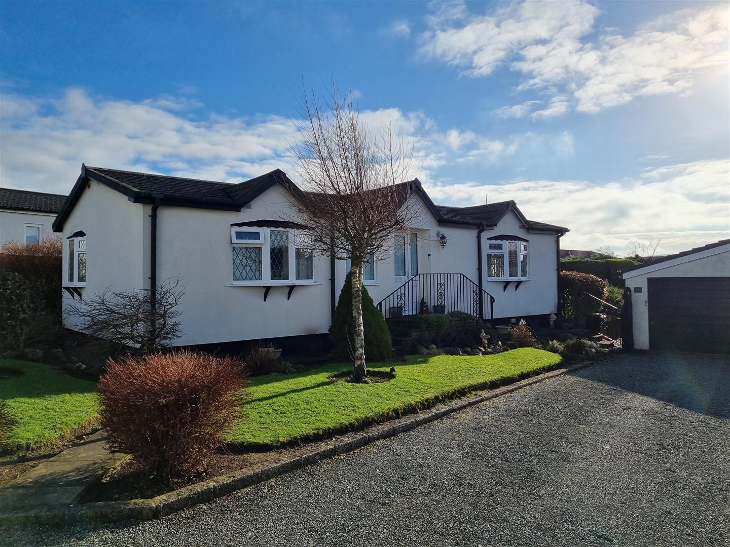 2-bed caravan on 6 Highgrove, Trevadlock Hall Park, Launceston, £175,000