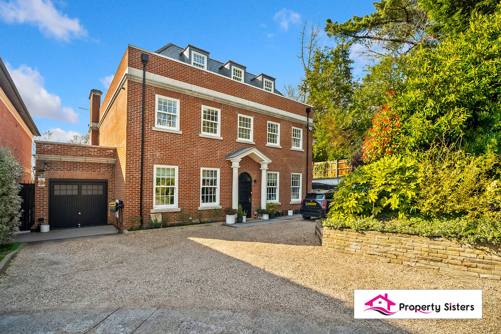 5 bedroom detached house for sale 0