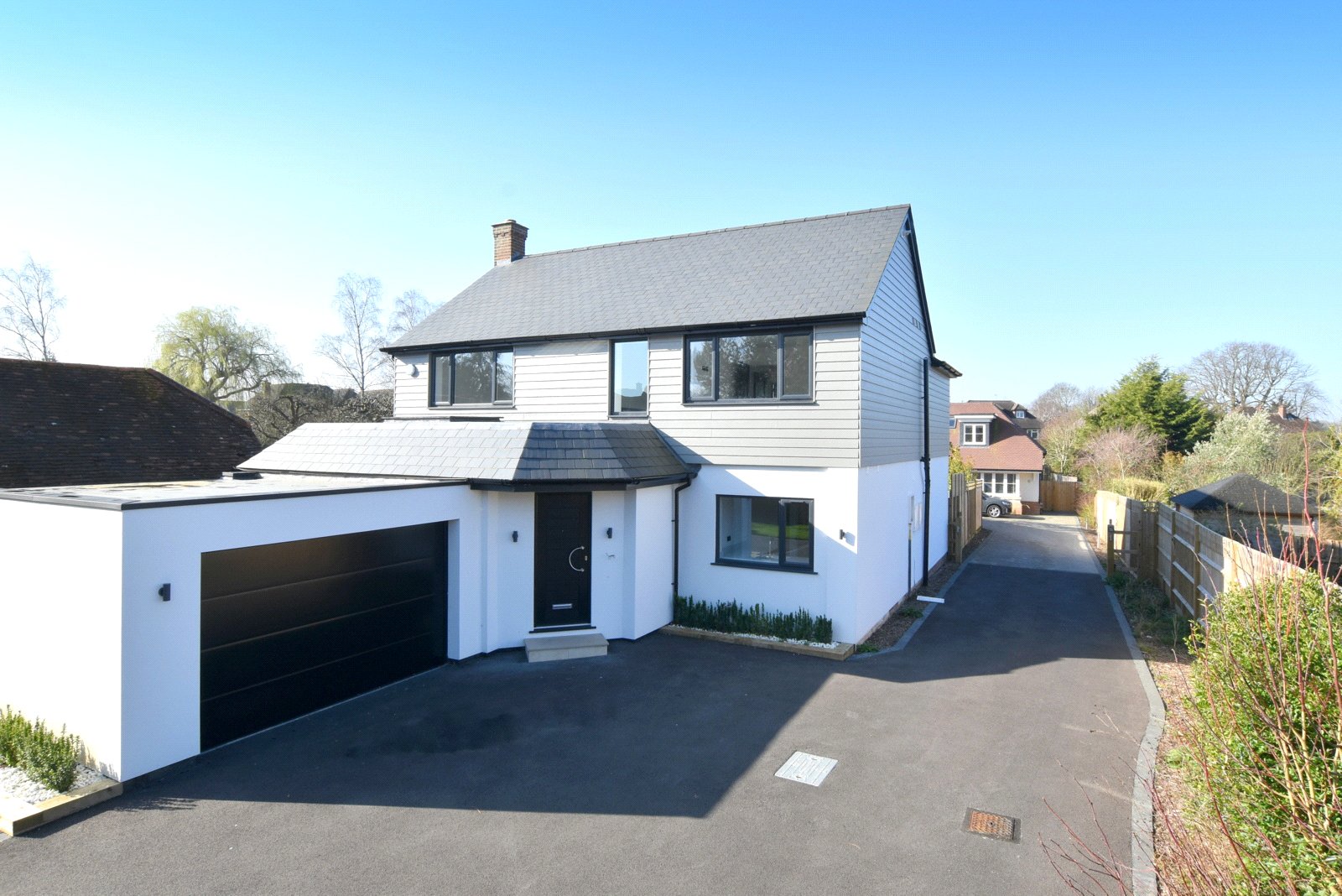 4 bedroom detached house for sale 0
