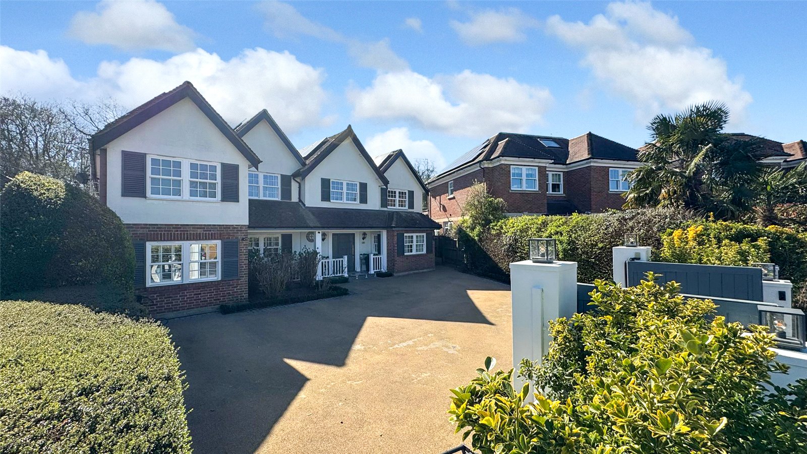 5 bedroom detached house for sale 0