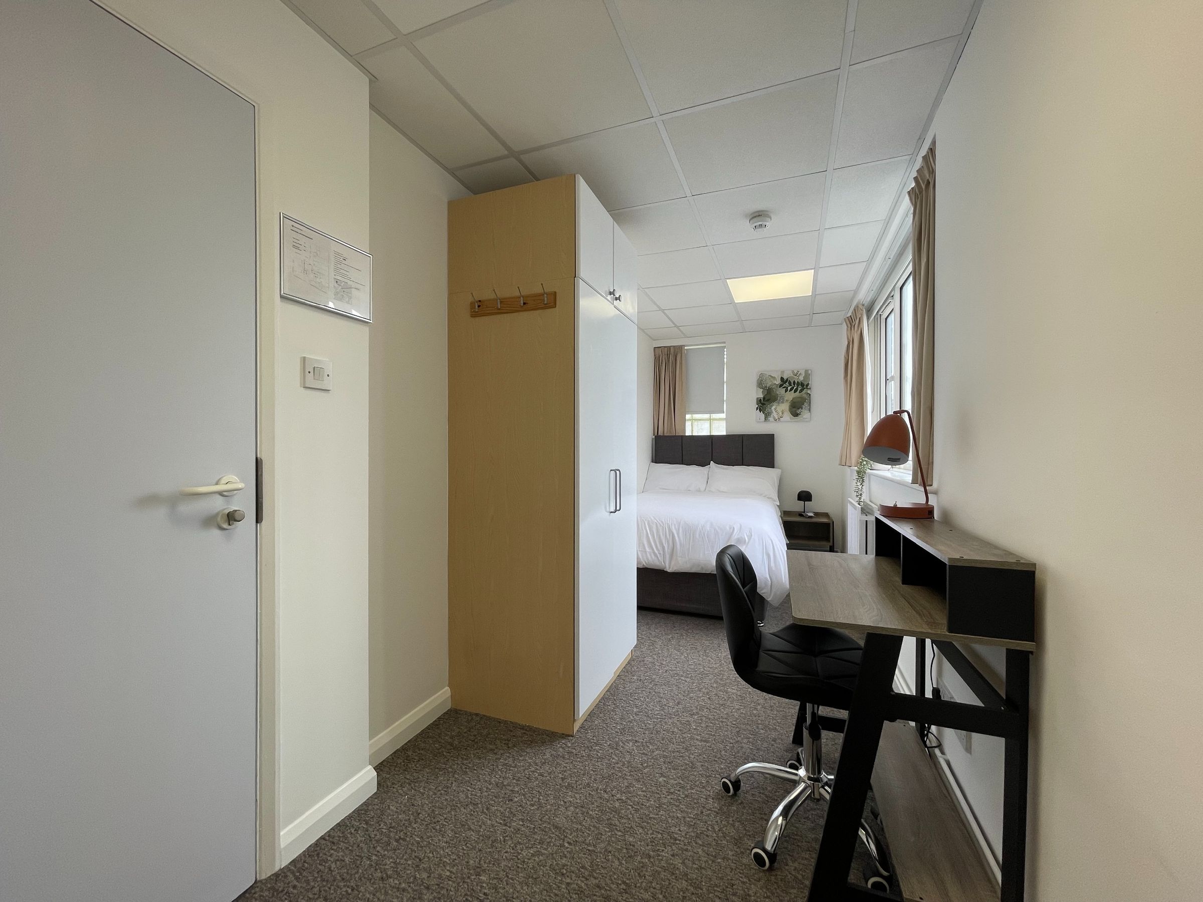 Room 212, Paris House, Hove photo 2