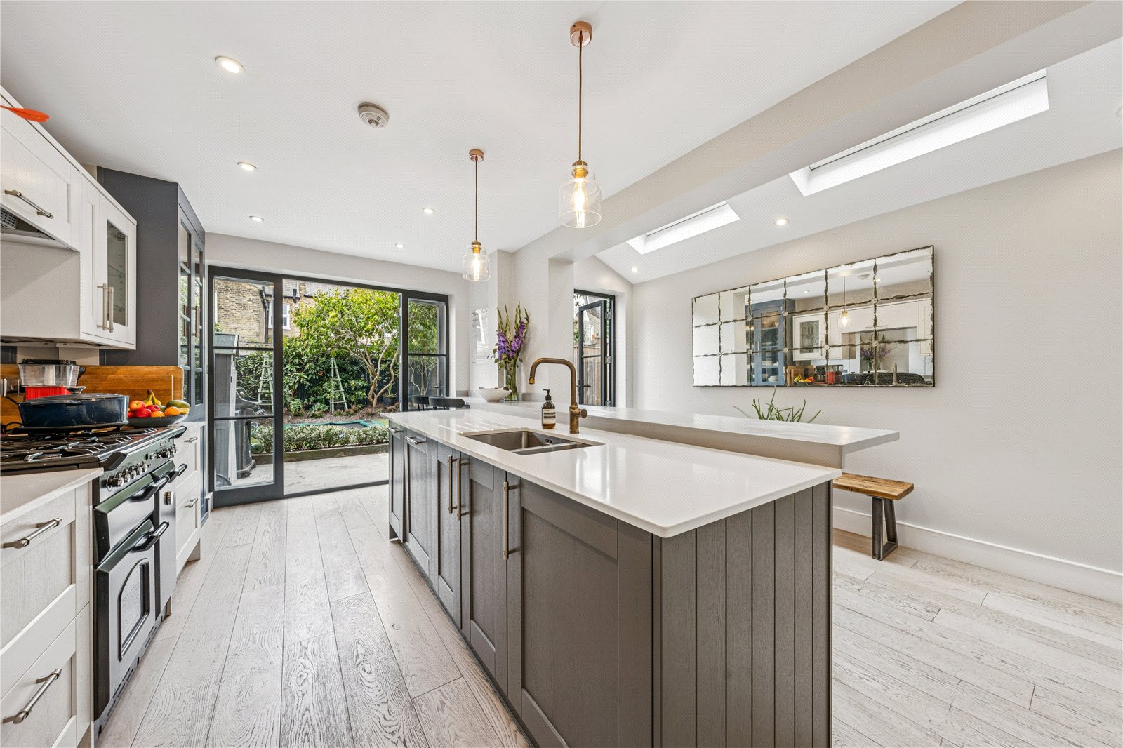 5 bedroom detached house for sale 0