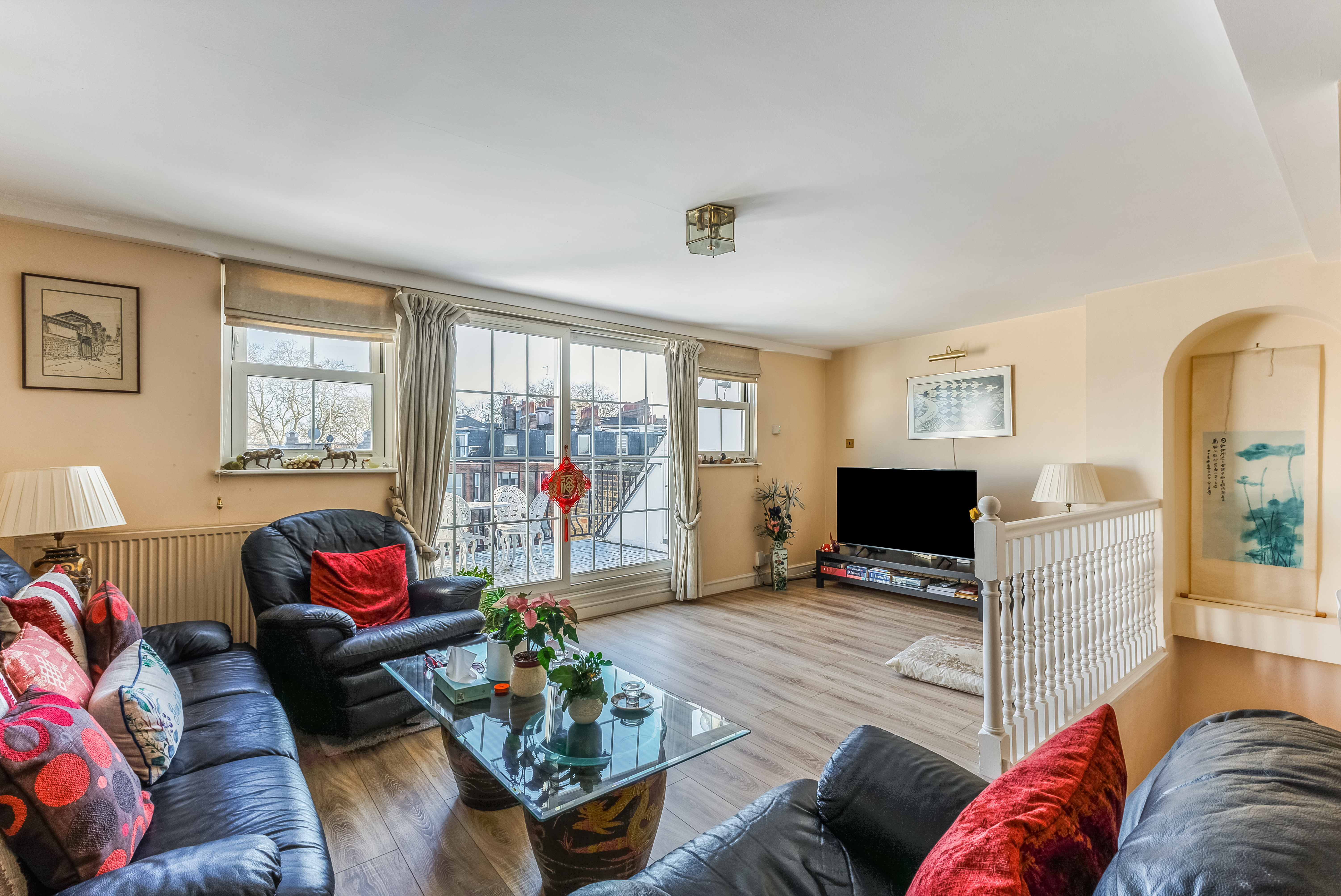 3 bedroom flat for sale 0