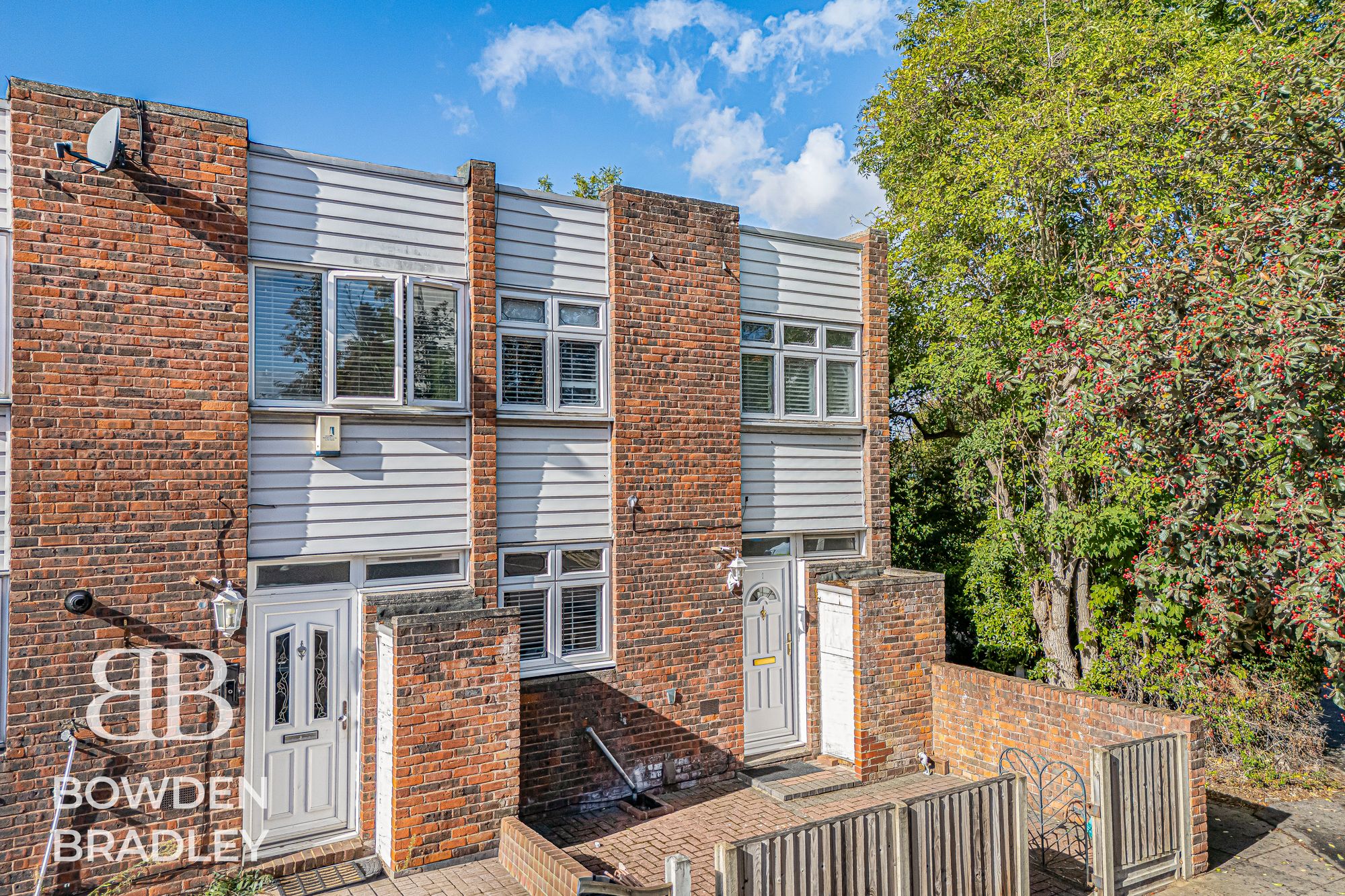 4 bed terraced house for sale