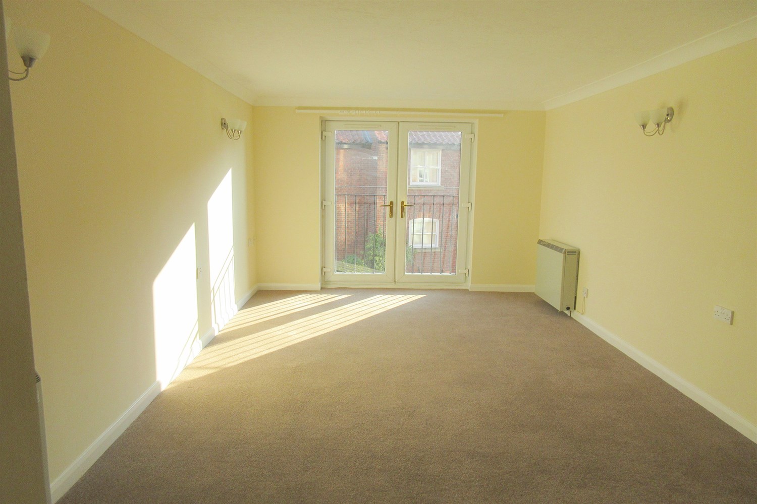 14, All Saints Court, Church Side, Market Weighton photo 5