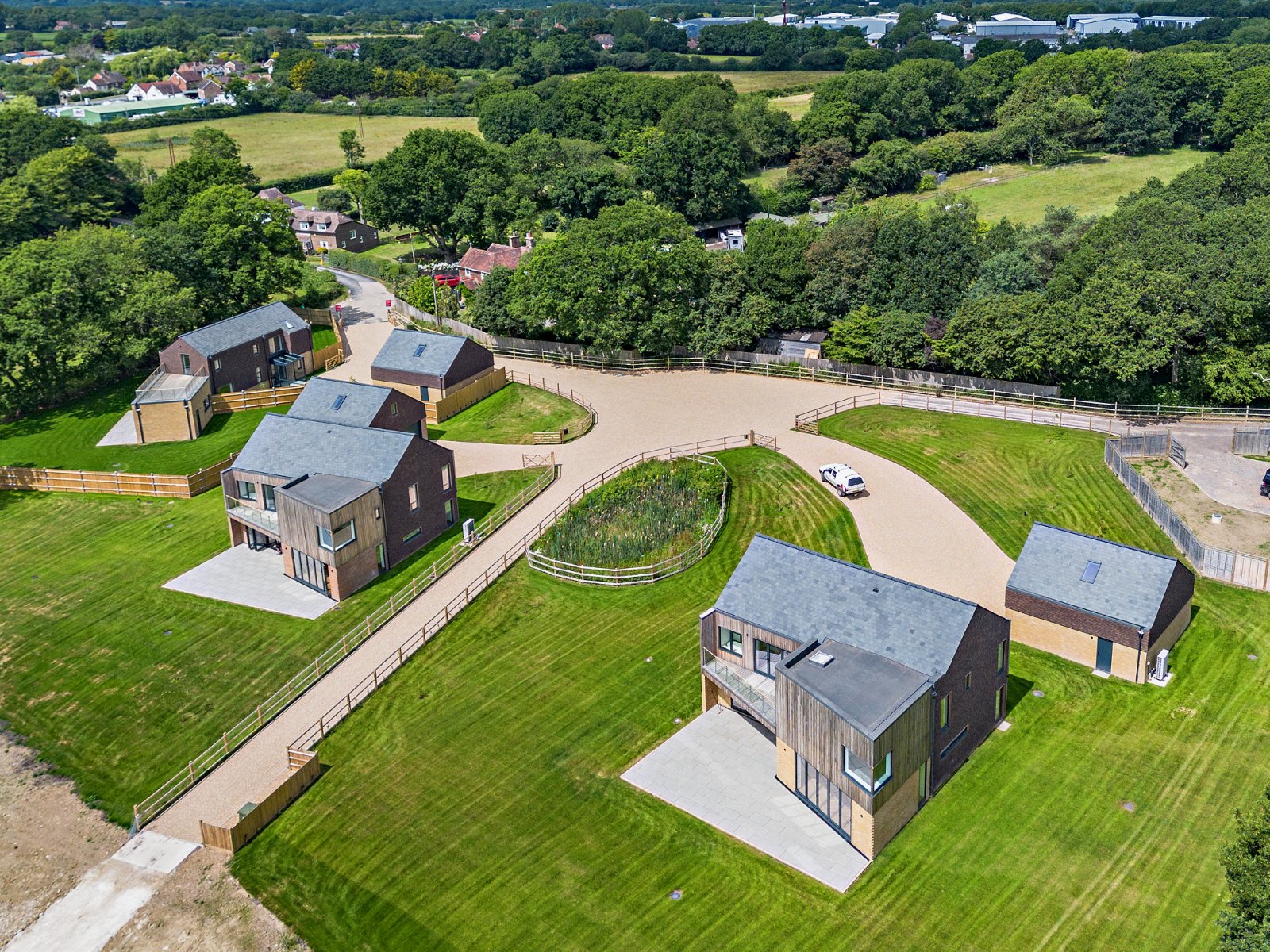 6 bedroom detached new house for sale 0