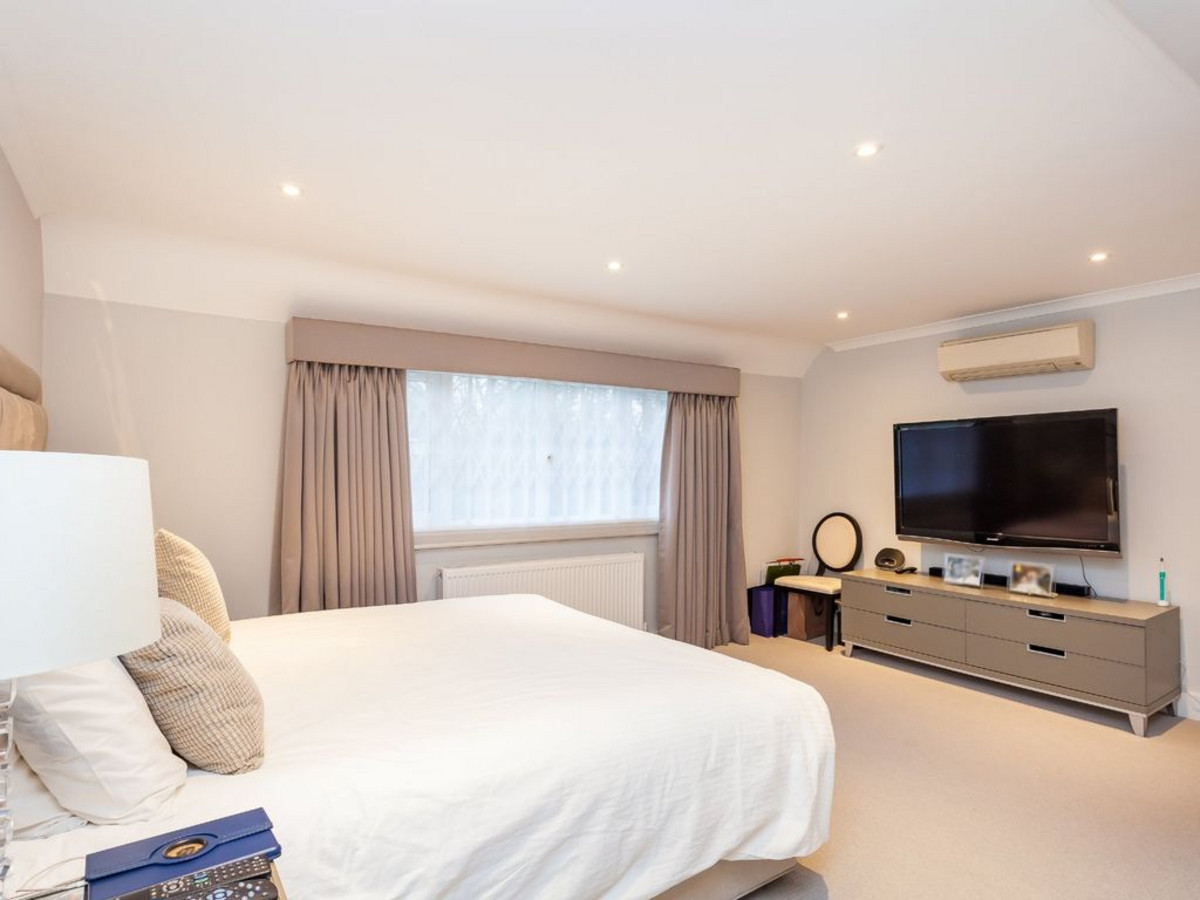 Photos of Ashley Lane, London NW4 67261527 PrimeLocation