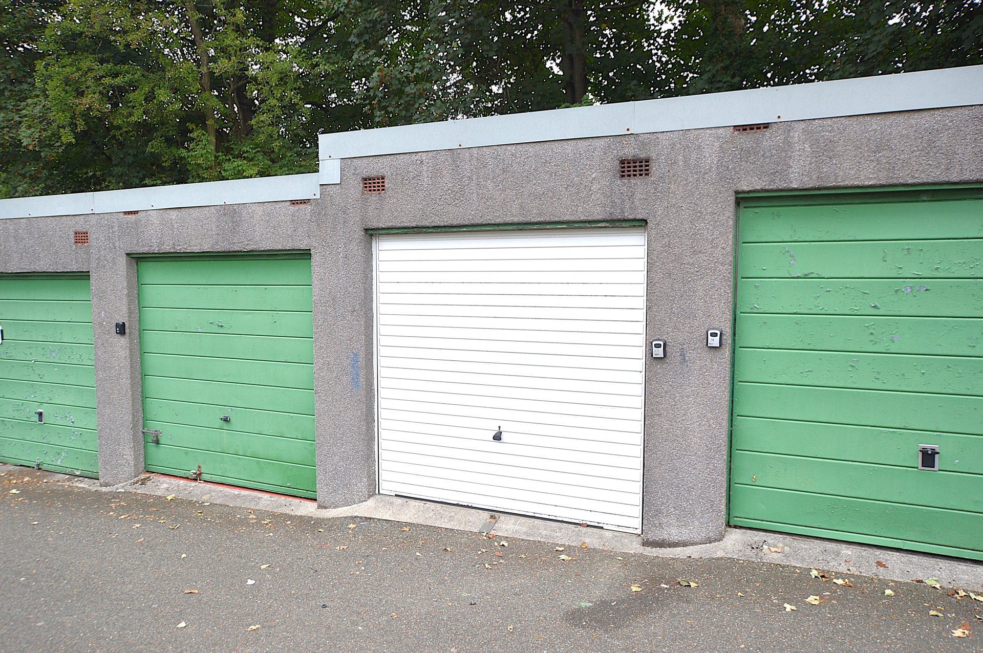 Garage 13,, Drake Gardens, Devon photo 3