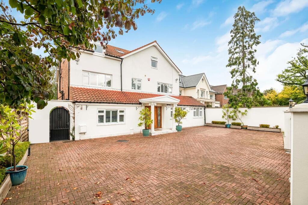 7 bedroom detached house for sale 0