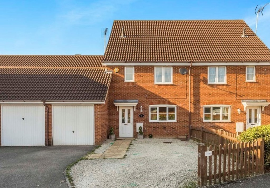 Free property report 5 Thistle Drive, Hatfield, AL10 9FQ Chimnie