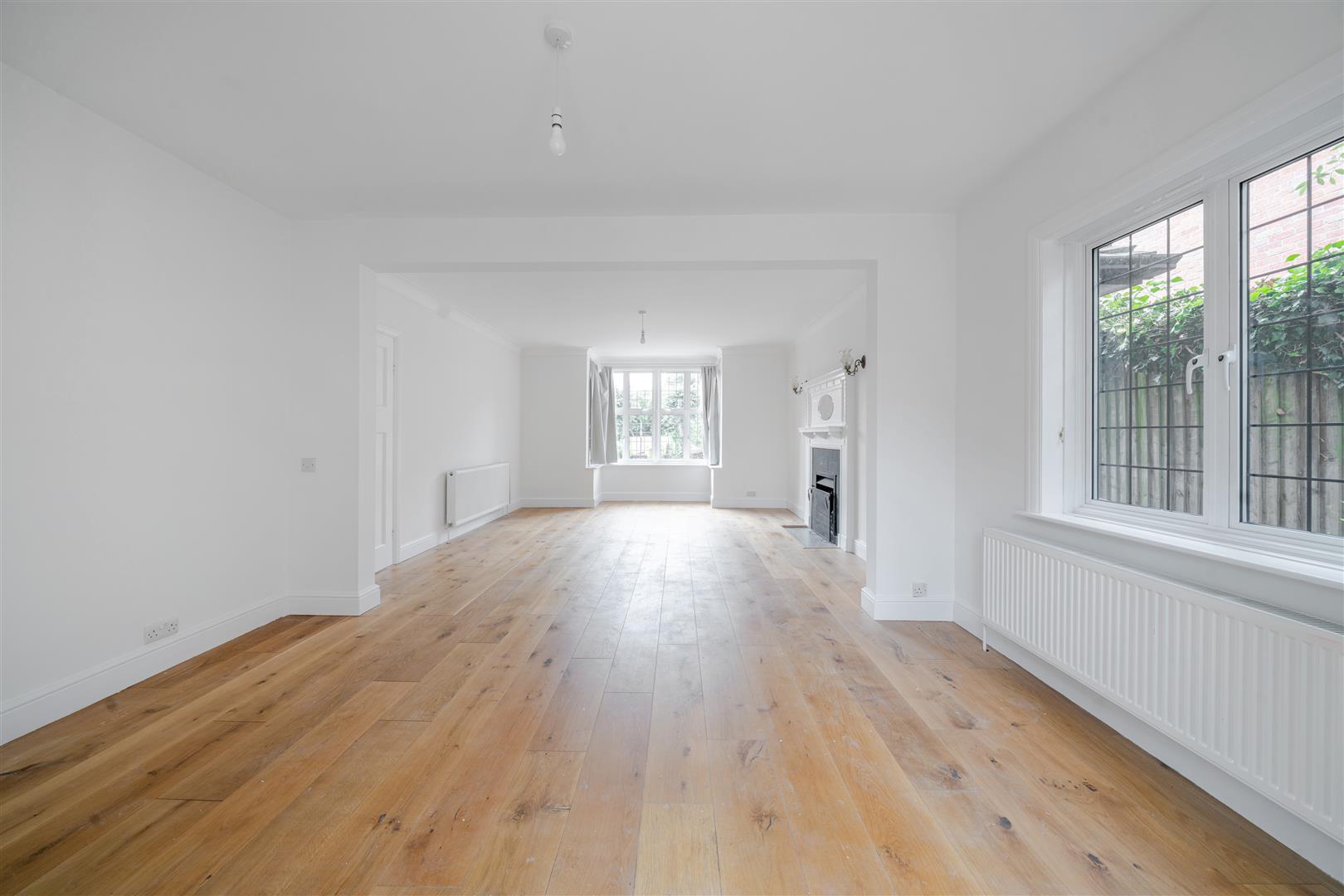 6 bedroom detached house for sale 0