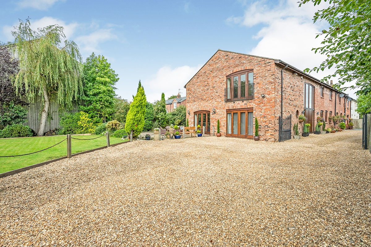 Photos of Warrington Road, Rainhill, Prescot, Merseyside L35 56193049