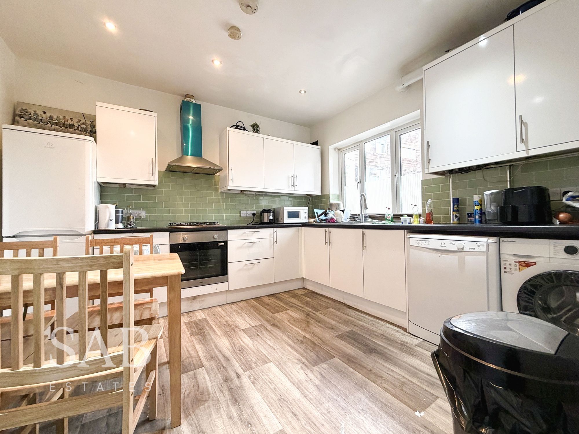 Room4, 314a, Ruislip Road East, Greenford photo 5