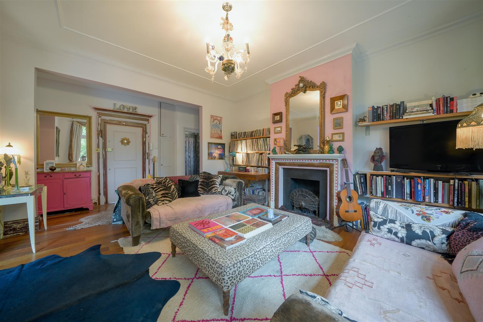 3 bedroom flat for sale 0