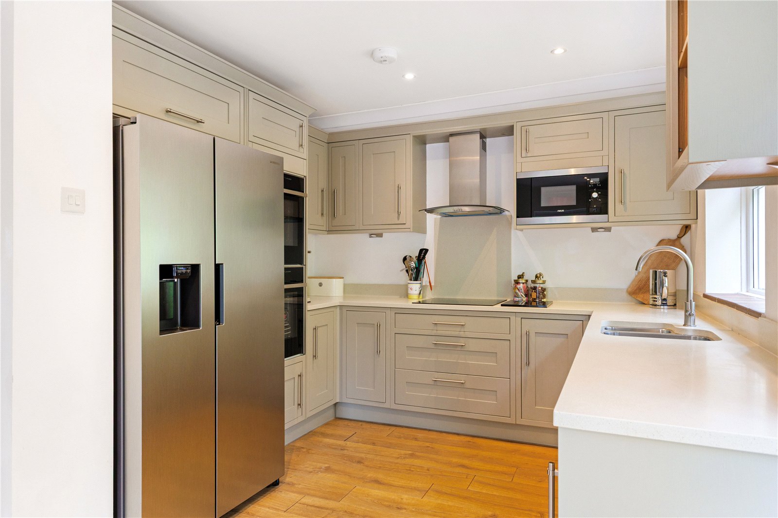 4 bedroom detached house for sale 0