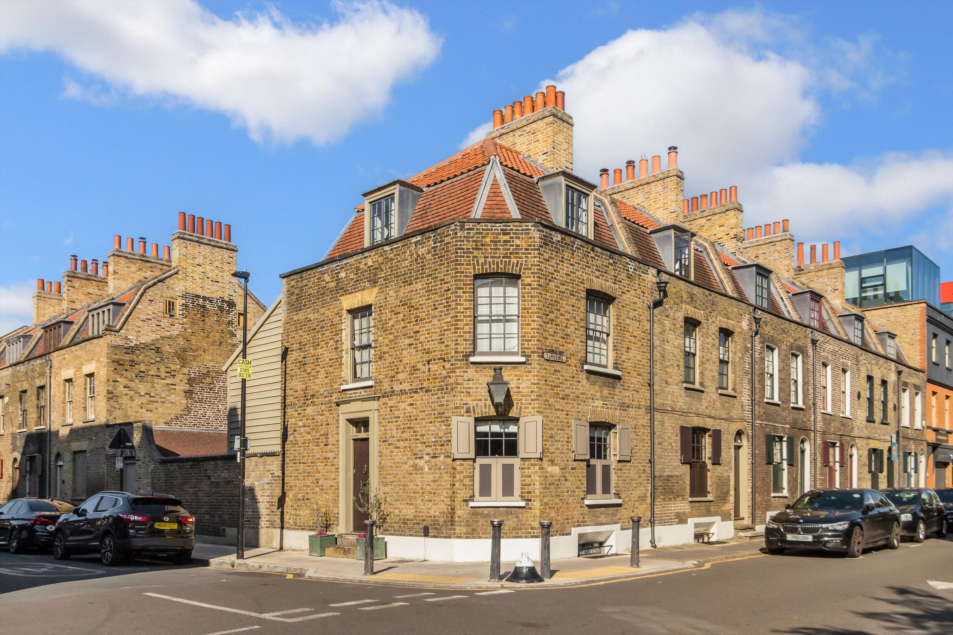 3 bedroom terraced house for sale 0