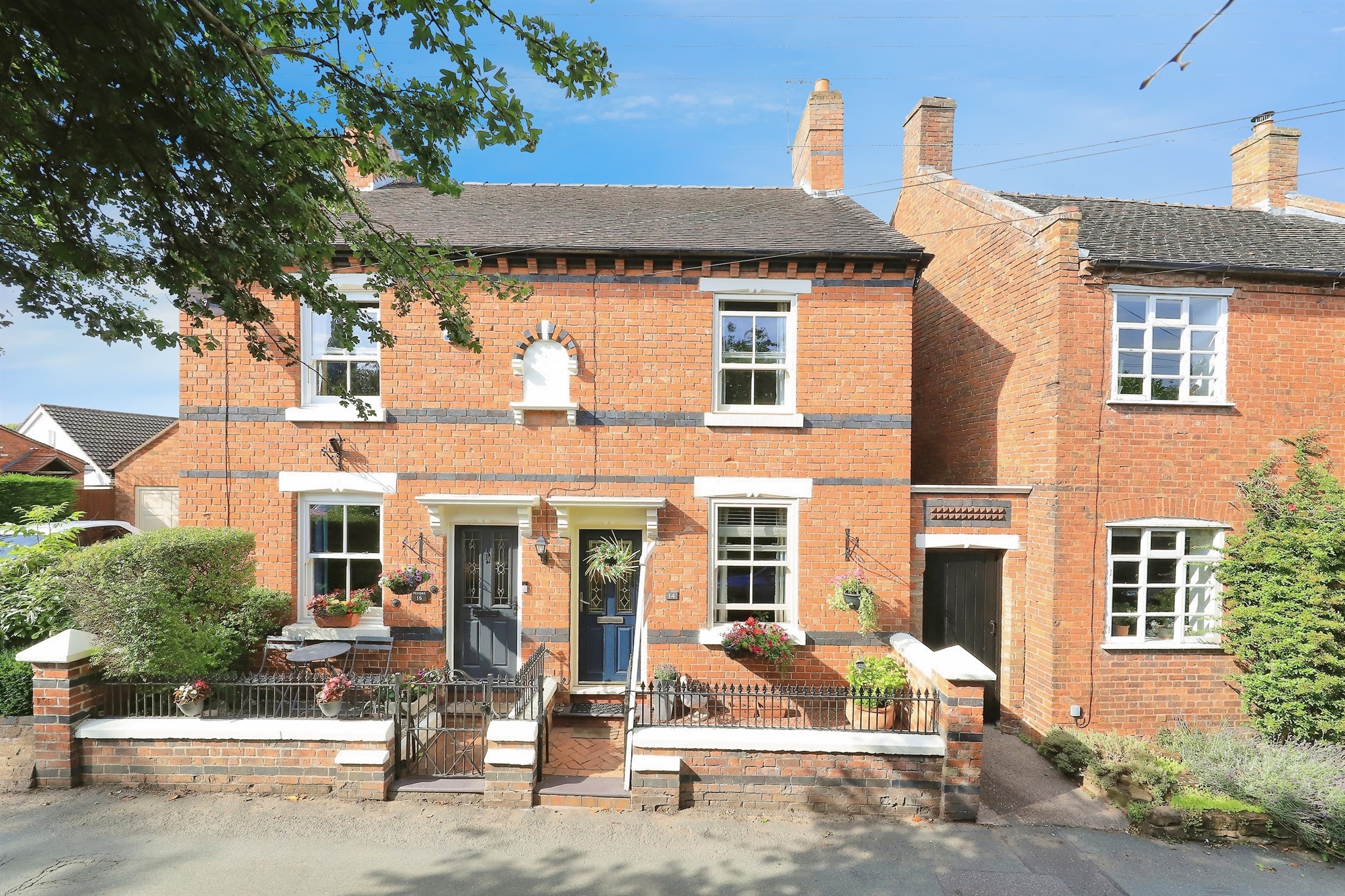 2-bed house on 14, Shop Lane, Stafford, £240,000