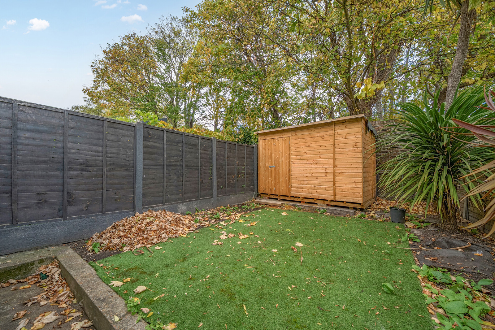 3 bedroom detached house for sale 0