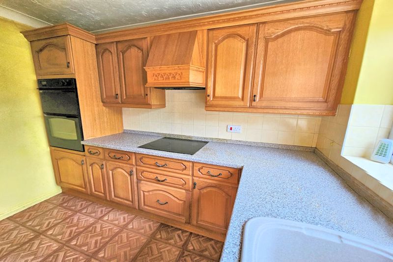 Photos of Longmynd Drive, Fareham PO14 66661040 PrimeLocation