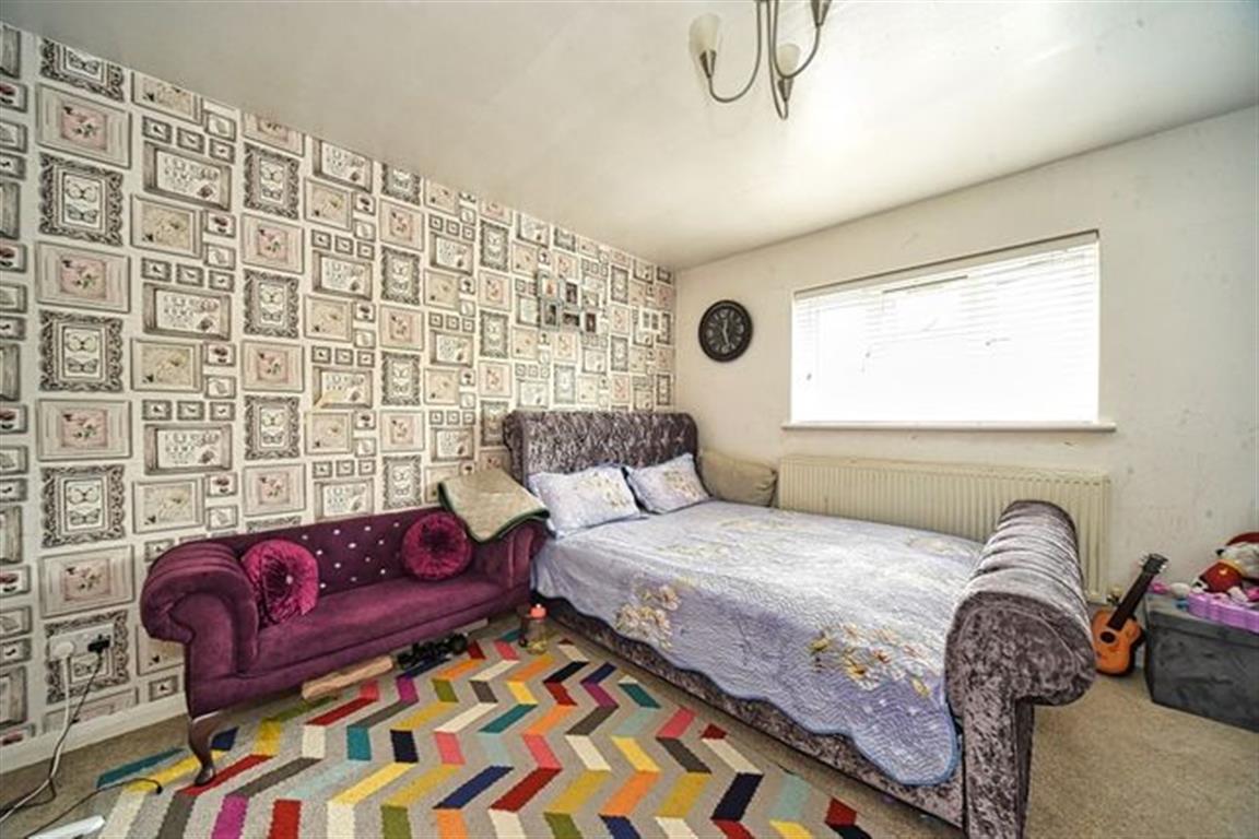 Photos of Hawthorne Crescent, Slough SL1 61770063 PrimeLocation