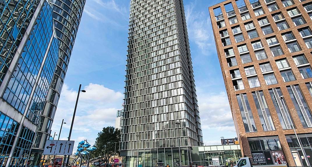1-bed flat on Stratosphere Tower, Great Eastern Road, London, £430,000