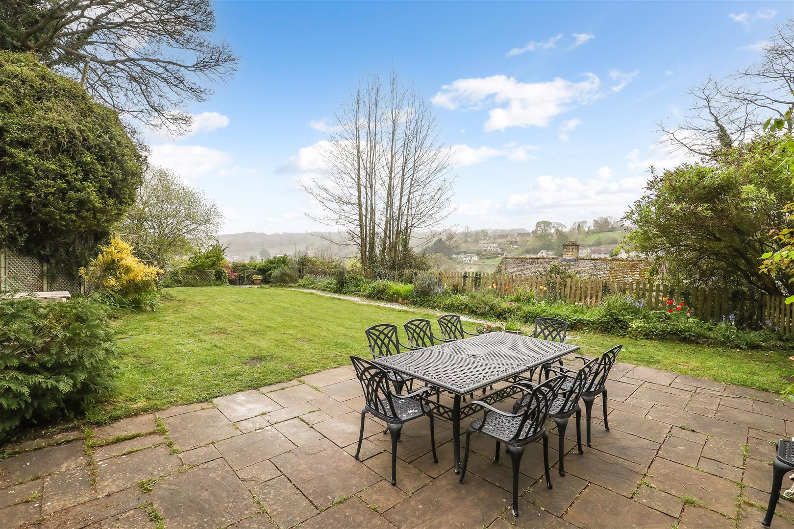 5 bedroom detached house for sale 0