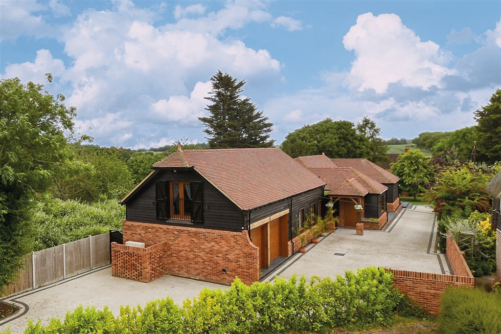 4 bedroom detached house for sale 0