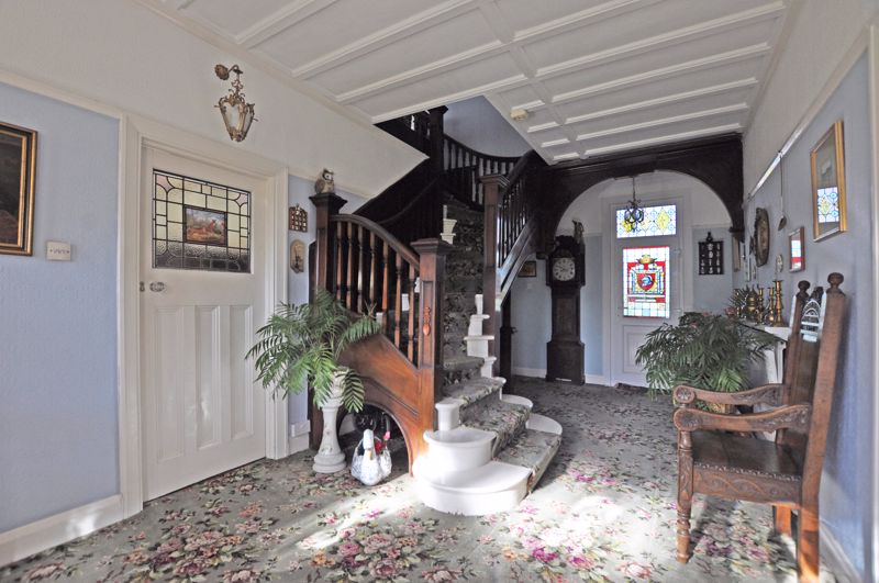 Photos of Beautiful Family House, Ridgeway, Newport NP20 61725786