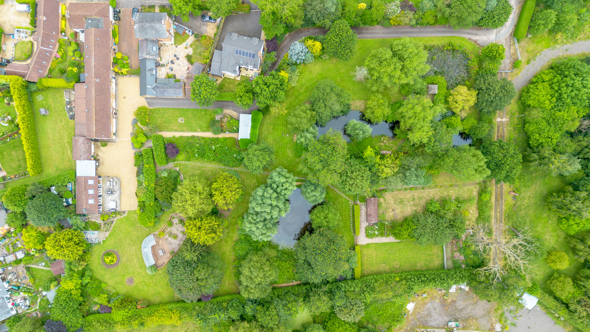 6 bedroom barn conversion for sale 0