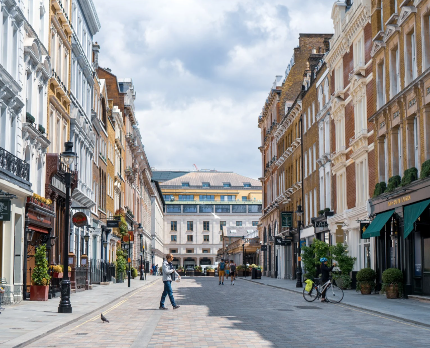 5 bedroom semi-detached house for sale in London