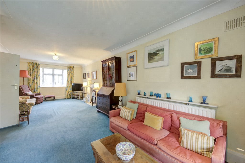 5 bedroom detached house for sale 0