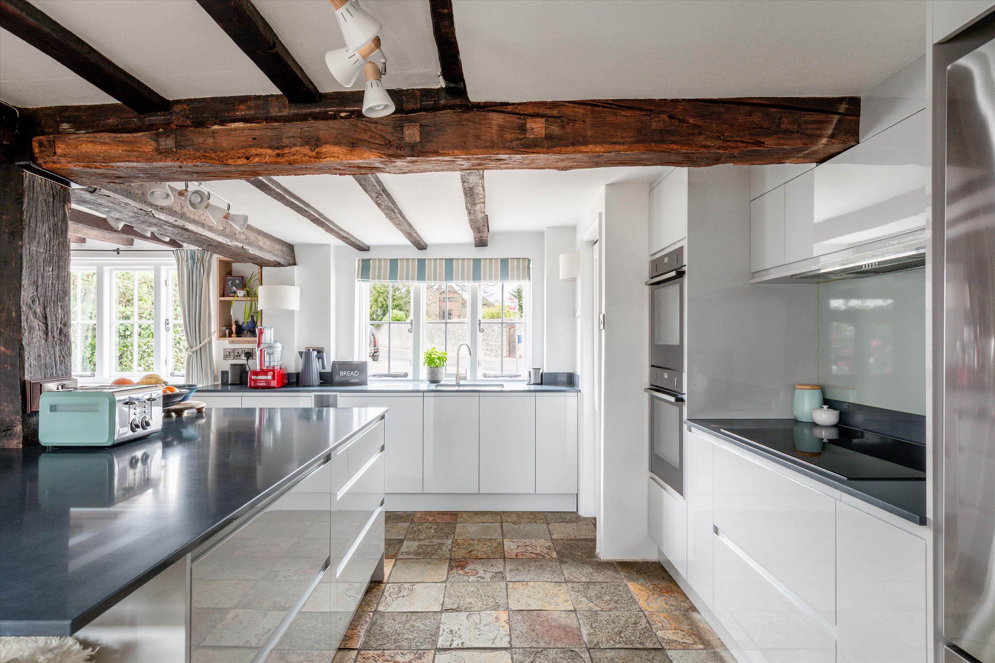 5 bedroom link-detached house for sale 0