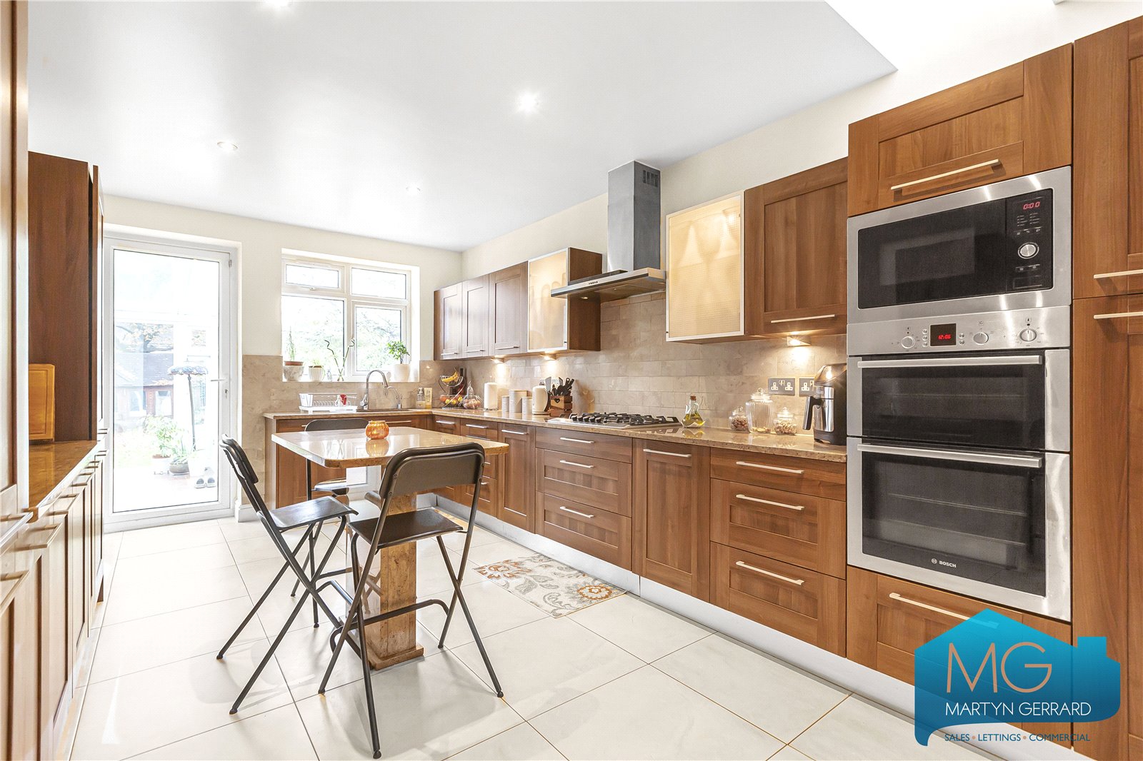 5 bedroom detached house for sale 0