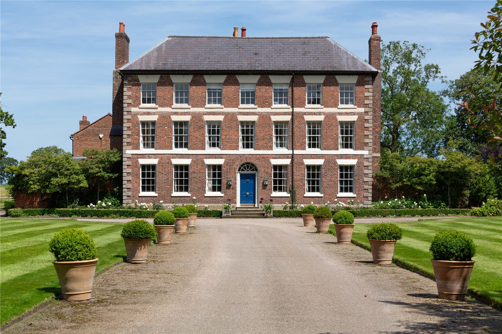 8 bedroom equestrian property for sale 0