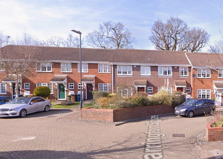 03, Carrington Square, Harrow Weald photo 2