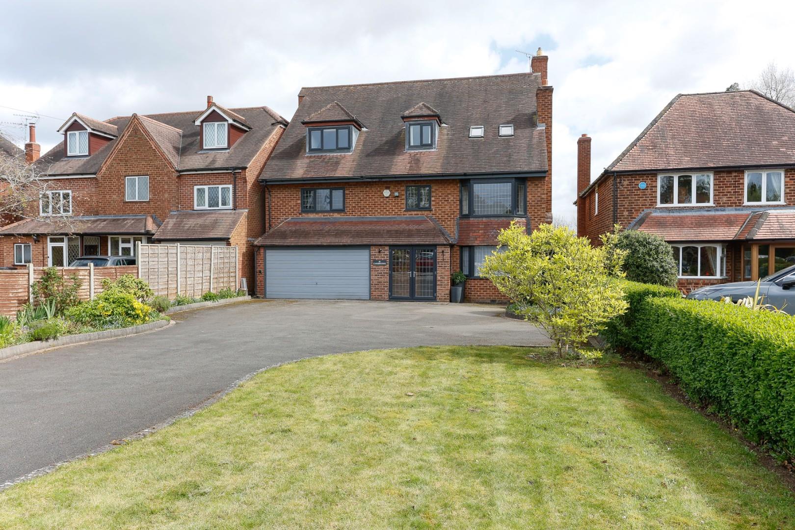 8 bedroom detached house for sale 0