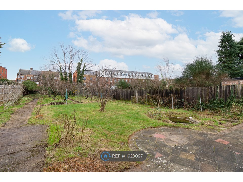 Photos of Hampton Road, Worcester Park KT4 65541796 PrimeLocation