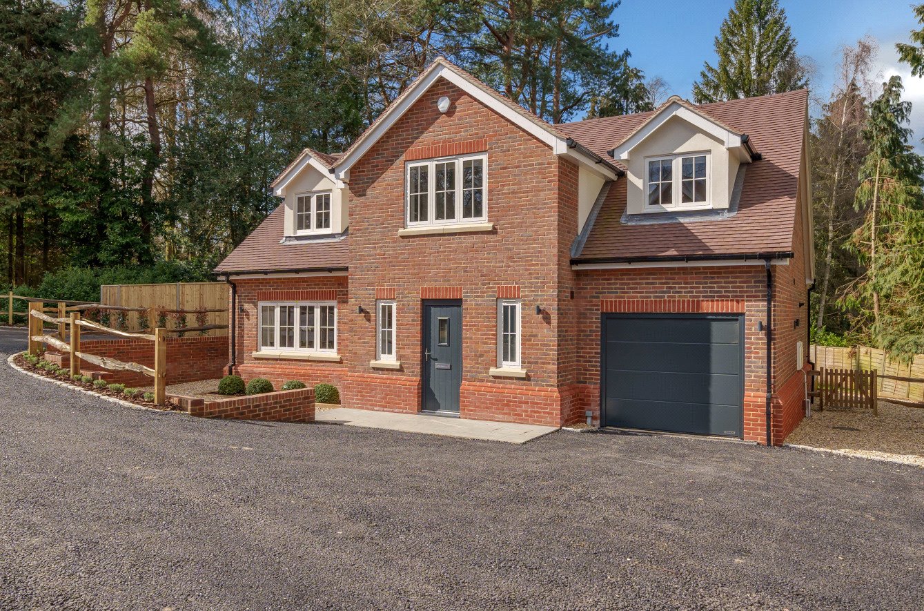 4 bedroom detached new house for sale in Wokingham