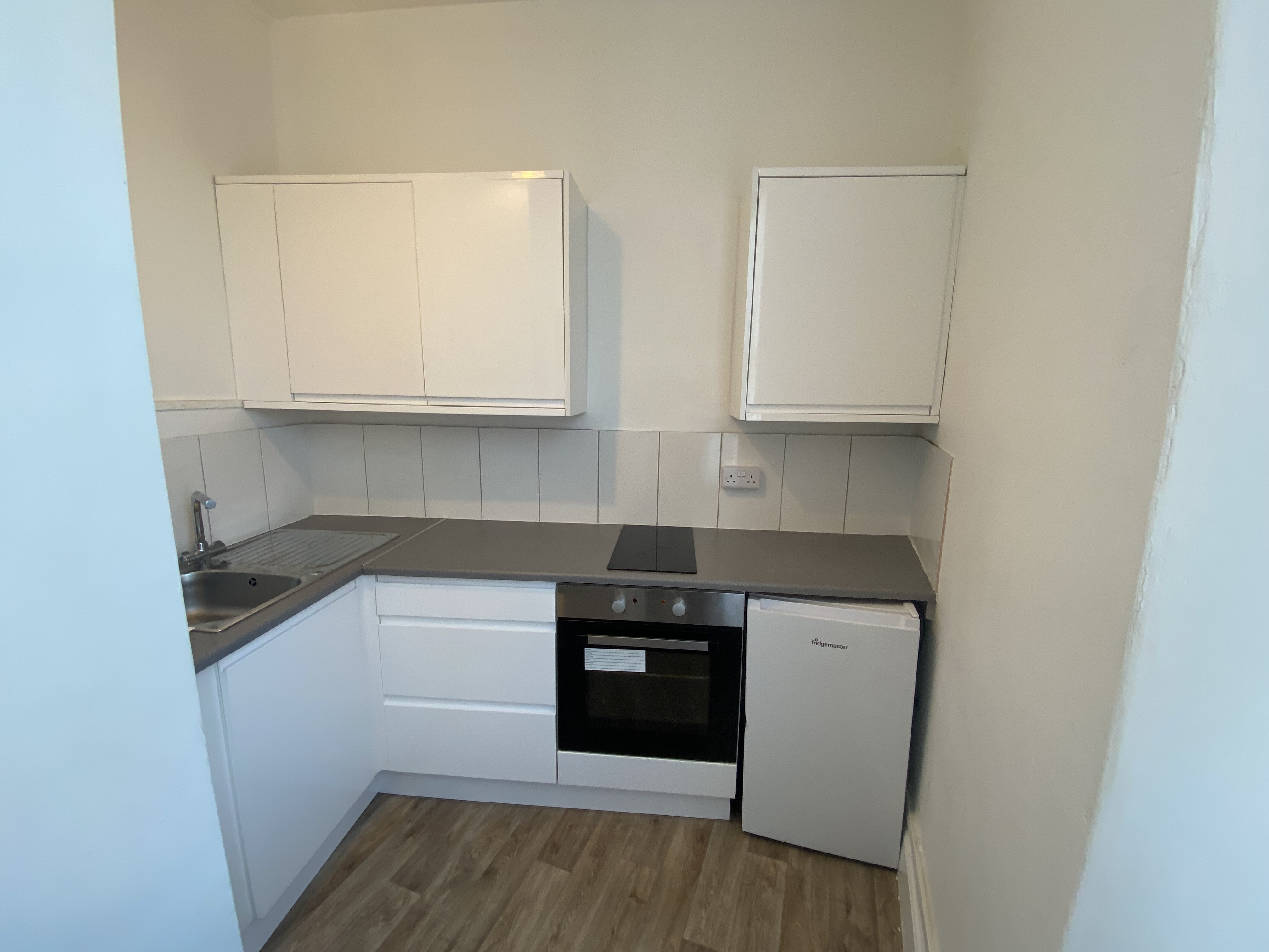 Flat 4, Plymouth photo 2